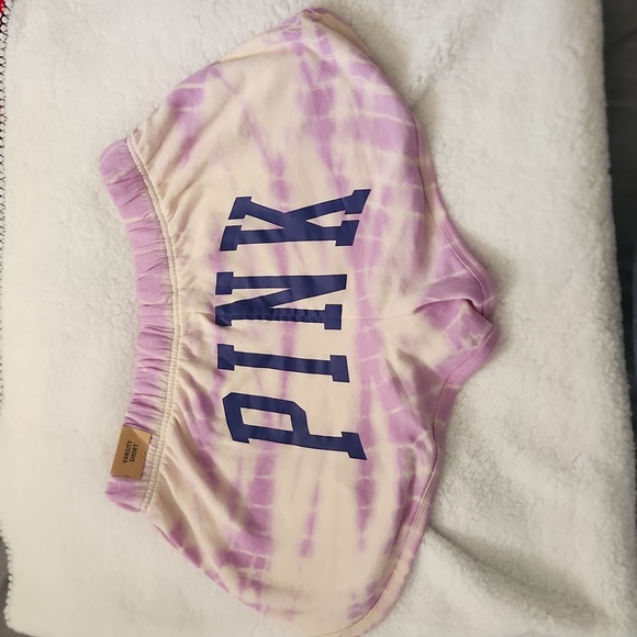 Shorts - Picture 2 of 3